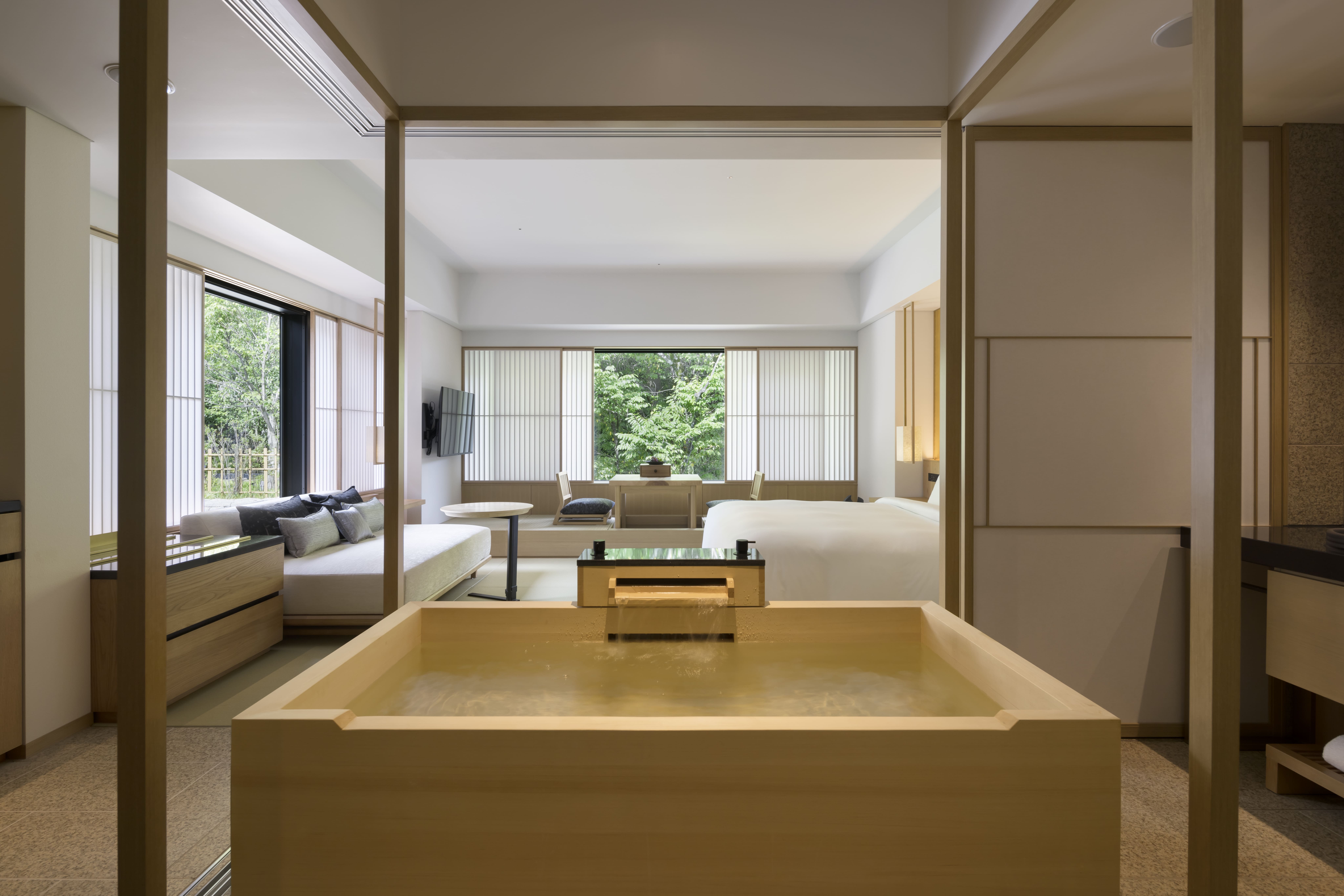 BT HS Kyoto Grand Serenity King